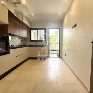 Appartement S+2 neuf de 113 m² à La Soukra, résidence gardée — photo 3