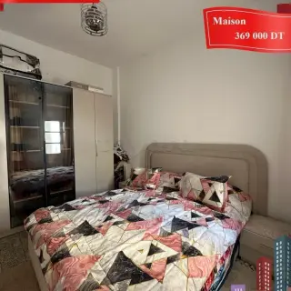 Maison de rapport avec deux appartements et deux locaux commerciaux à Sousse — photo 2