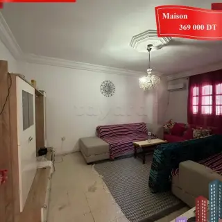 Maison de rapport avec deux appartements et deux locaux commerciaux à Sousse — photo 4