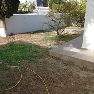 Villa en bon état avec jardin, terrasse, quatre chambres et garage — photo 2