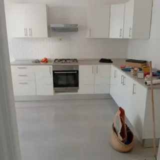 Villa en bon état avec jardin, terrasse, quatre chambres et garage — photo 4