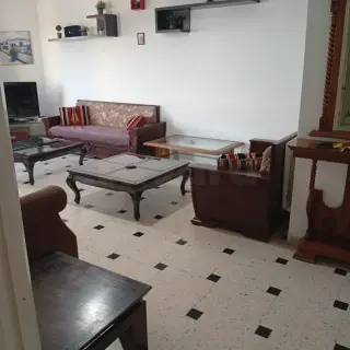 Appartement S+3 en très bon état avec balcon et vue dégagée — photo 3