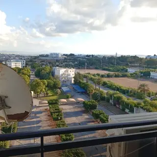 Appartement S+3 en très bon état avec balcon et vue dégagée — photo 4