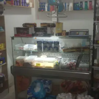 Fonds de commerce d'alimentation générale en activité, rue principale — photo 3