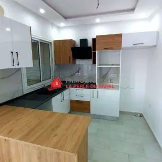 Appartement S+2 de 101 m² à Chatt Mariem, à 100 m de la plage — photo 2