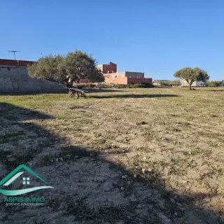 Terrain de 400 m² sur route principale à la cité Tahert, Kélibia — photo 2