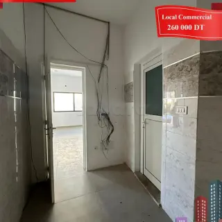 Local commercial de 76 m² avec larges vitrines à Khezama — photo 5