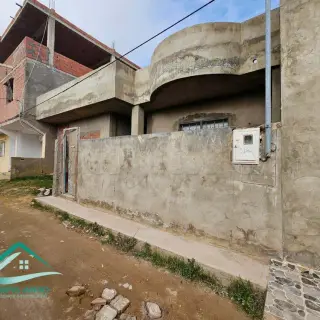 Maison de 190 m² bâtis avec garage sur terrain de 250 m²