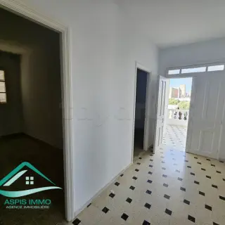Maison avec rez-de-chaussée, appartement indépendant et garage sur 292 m² — photo 2