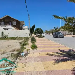 Terrain constructible de 199 m² à une minute à pied de la plage