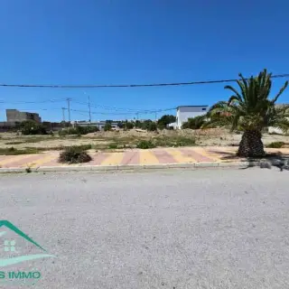Terrain constructible de 199 m² à une minute à pied de la plage — photo 3