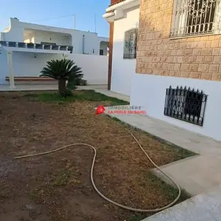 Villa de charme S+5 avec sous-sol à vendre à Kalaa Sghira
