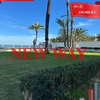 Appartement S+2 de 85 m² vue mer, résidence pieds dans l'eau à Chott Meriem