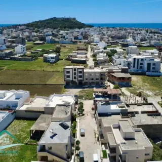 Villa avec jardin aménagé à vendre à cité Mirdès, Kélibia — photo 2