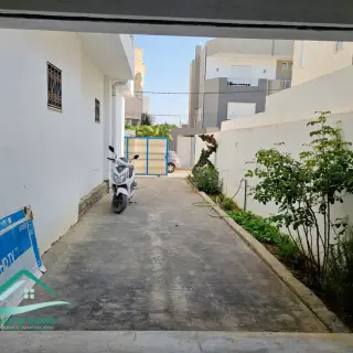 Villa à plusieurs logements avec garage et jardin, cité Riadh, Kélibia — photo 4