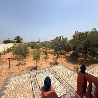 Villa meublée de 250 m² sur terrain arboré de 1301 m² près de la mer — photo 3