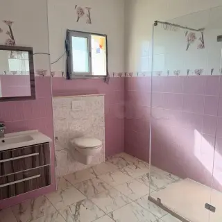 Villa meublée de 250 m² sur terrain arboré de 1301 m² près de la mer — photo 5