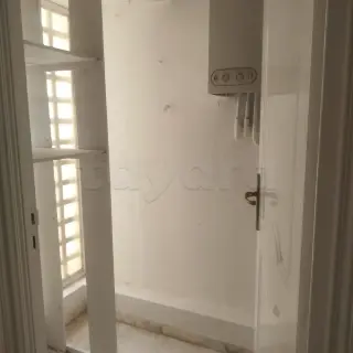 Vaste appartement S+3 de 141 m² en résidence gardée avec ascenseur — photo 3