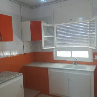 Appartement S+2 avec balcon et parking privé au centre d'Akouda