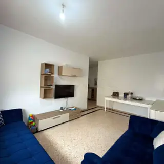 Appartement S+2 de 70 m² avec ascenseur et parking à Borj Louzir