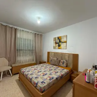 Appartement S+2 de 70 m² avec ascenseur et parking à Borj Louzir — photo 4