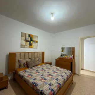 Appartement S+2 de 70 m² avec ascenseur et parking à Borj Louzir — photo 5