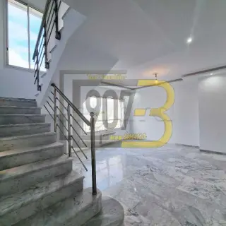Duplex neuf de 212 m² avec vue dégagée à Cité Ennasr