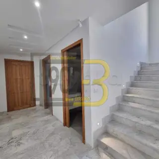 Duplex neuf de 212 m² avec vue dégagée à Cité Ennasr — photo 4