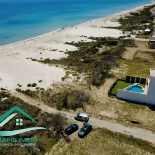 Terrain constructible pieds dans l'eau à Kélibia, plage Dherwa — photo 3