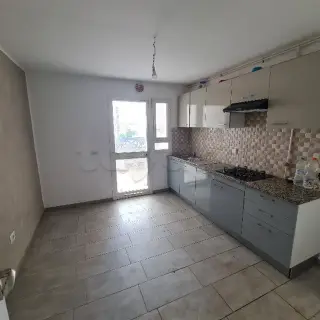 Appartement S+3 de 143 m² avec titre bleu à El Mourouj 6 — photo 4