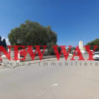 Local commercial de 26 m² proche de toutes les commodités à Cité Zouhour