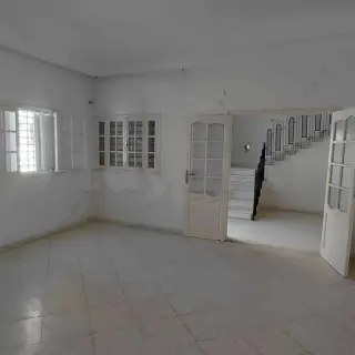 Villa sur 2 niveaux de 200 m² à 500 m de la plage à Nabeul — photo 4