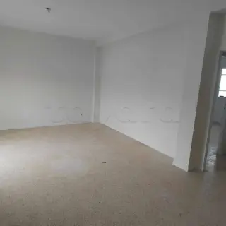 Appartement S+3 rénové de 132 m² avec balcon et parking à El Manar 2 — photo 2