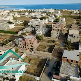 Terrain constructible de 505 m² à double façade avec permis à Kélibia — photo 3