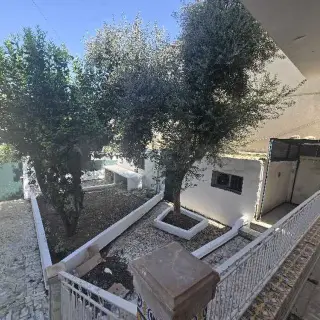 Schöne Villa mit rund 360 m² bebauter Fläche auf 603 m² Grund mit Garten, Montfleury
