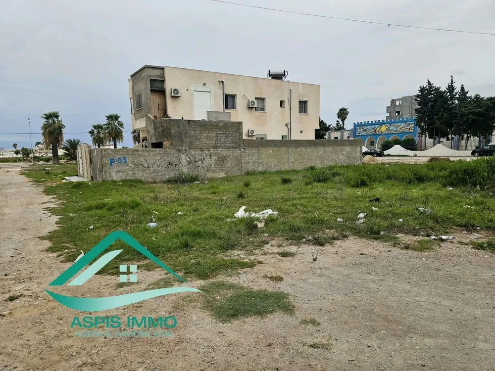 Terrain d'habitation de 417 m² à double façade avec permis à Kélibia — photo 1