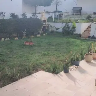 Villa triplex de 249 m² avec jardins, garage et terrasse à Raoued