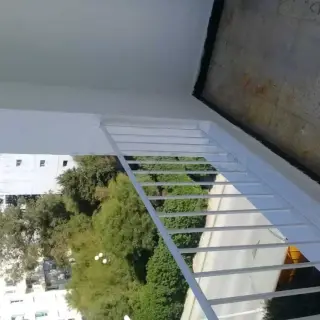 Appartement S+2 de 82 m² au 4e étage en résidence gardée