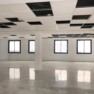 Immeuble neuf de 1830 m² couverts avec plateaux open space à Montplaisir — photo 2