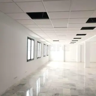 Immeuble neuf de 1830 m² couverts avec plateaux open space à Montplaisir — photo 4