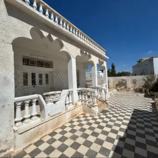 Casa S+5 in stile antico con terrazza e cisterna a Kaâniche