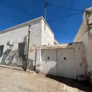 Maison S+5 de style ancien avec terrasse et majel à Kaâniche — photo 4