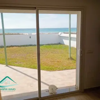 Maison en rez-de-chaussée pieds dans l'eau avec terrasse vue mer — photo 2