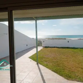 Maison en rez-de-chaussée pieds dans l'eau avec terrasse vue mer — photo 4