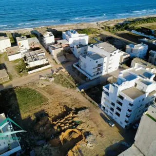 Terrain d'habitation de 193 m² à 100 mètres de la plage — photo 2