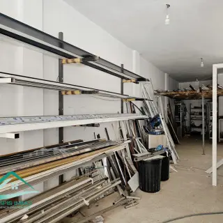 Local-garage de 200 m² sur la route de la plage — photo 3
