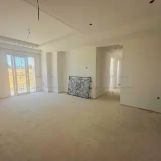 Appartement neuf de 129 m² à trois chambres, chauffage central et balcons, M'saken