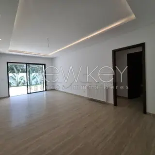 Appartement S+2 en rez-de-chaussée avec jardin privatif à La Soukra — photo 2