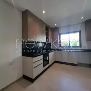 Appartement S+2 en rez-de-chaussée avec jardin privatif à La Soukra — photo 4
