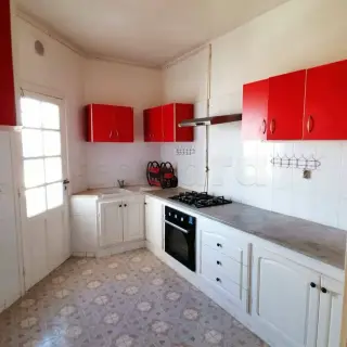 Appartement S+3 lumineux avec balcon à Radès Méliane, proche de la gare